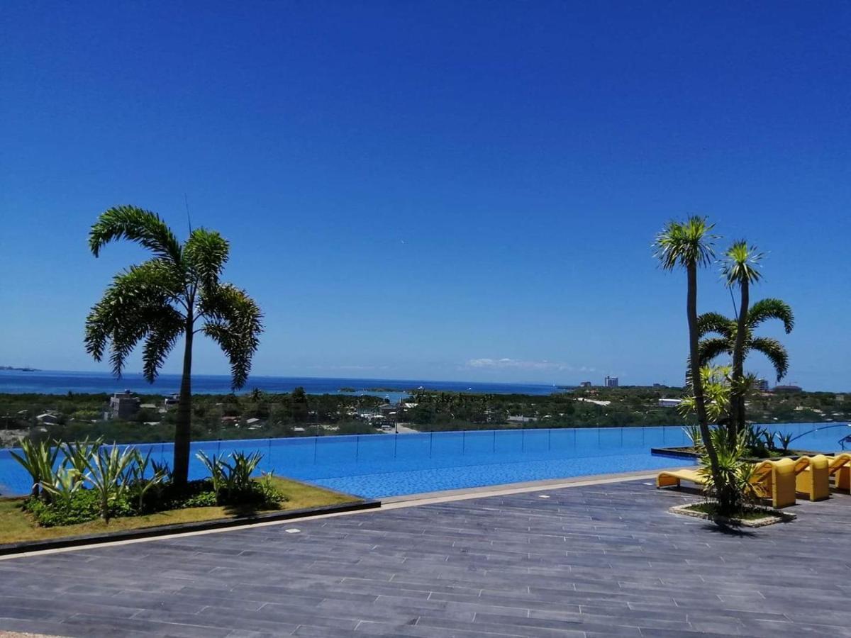 Mactan Newtown Deluxe Island Breeze Apartment Lapu-Lapu City Bagian luar foto