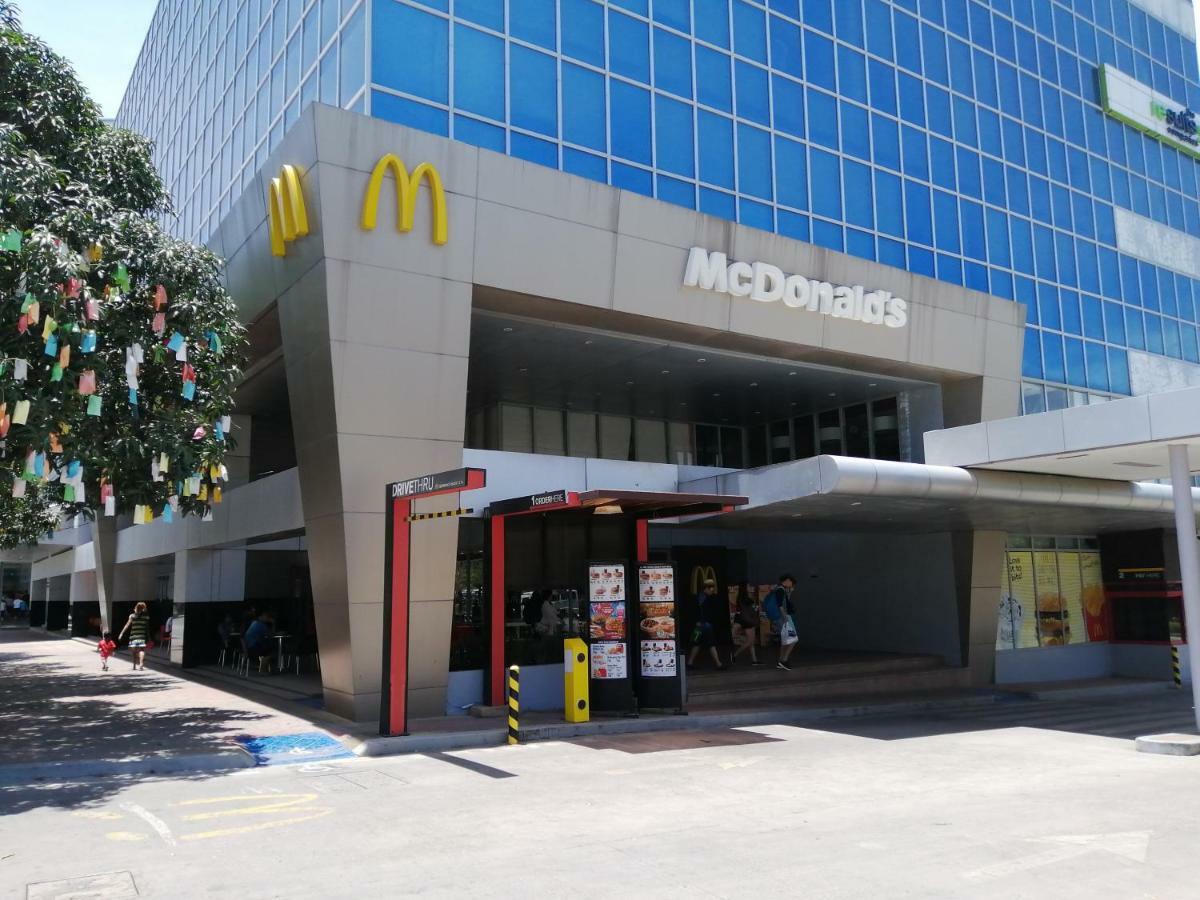 Mactan Newtown Deluxe Island Breeze Apartment Lapu-Lapu City Bagian luar foto