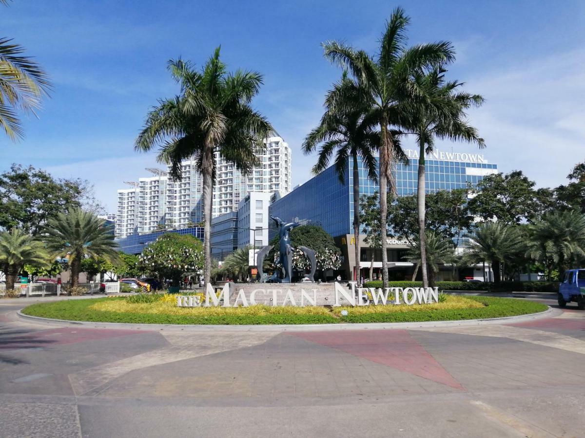 Mactan Newtown Deluxe Island Breeze Apartment Lapu-Lapu City Bagian luar foto