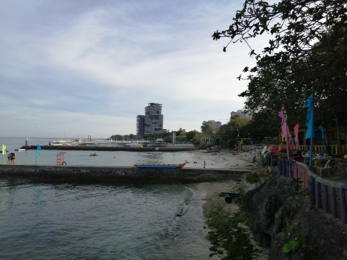 Mactan Newtown Deluxe Island Breeze Apartment Lapu-Lapu City Bagian luar foto
