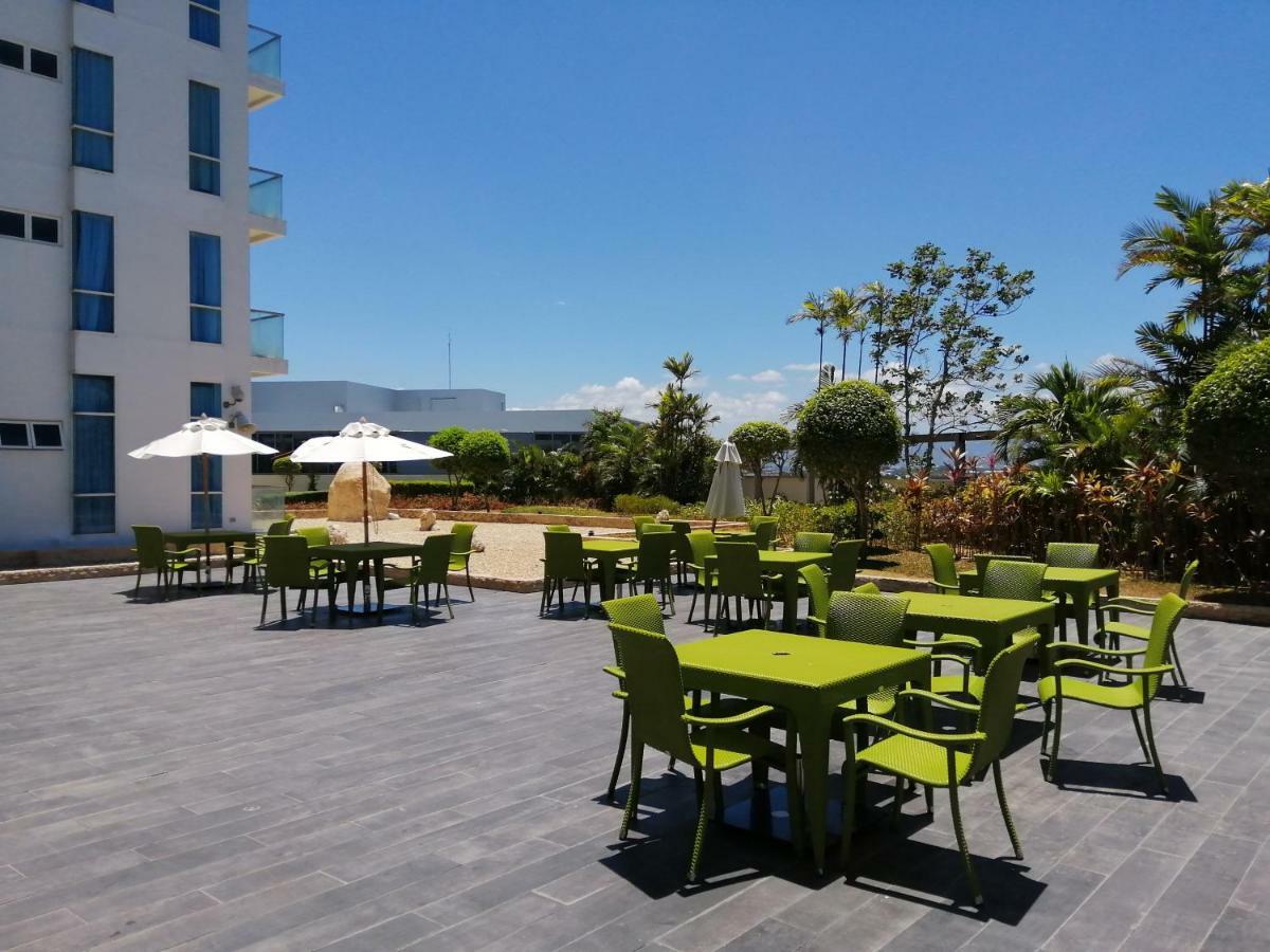Mactan Newtown Deluxe Island Breeze Apartment Lapu-Lapu City Bagian luar foto